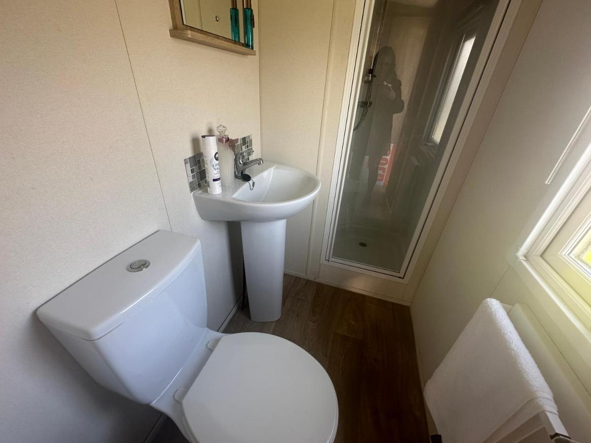 Caravan Delta 2 Bedroom In ريل المظهر الخارجي الصورة